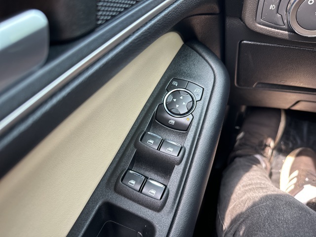 2022 Ford Edge SEL photo 26