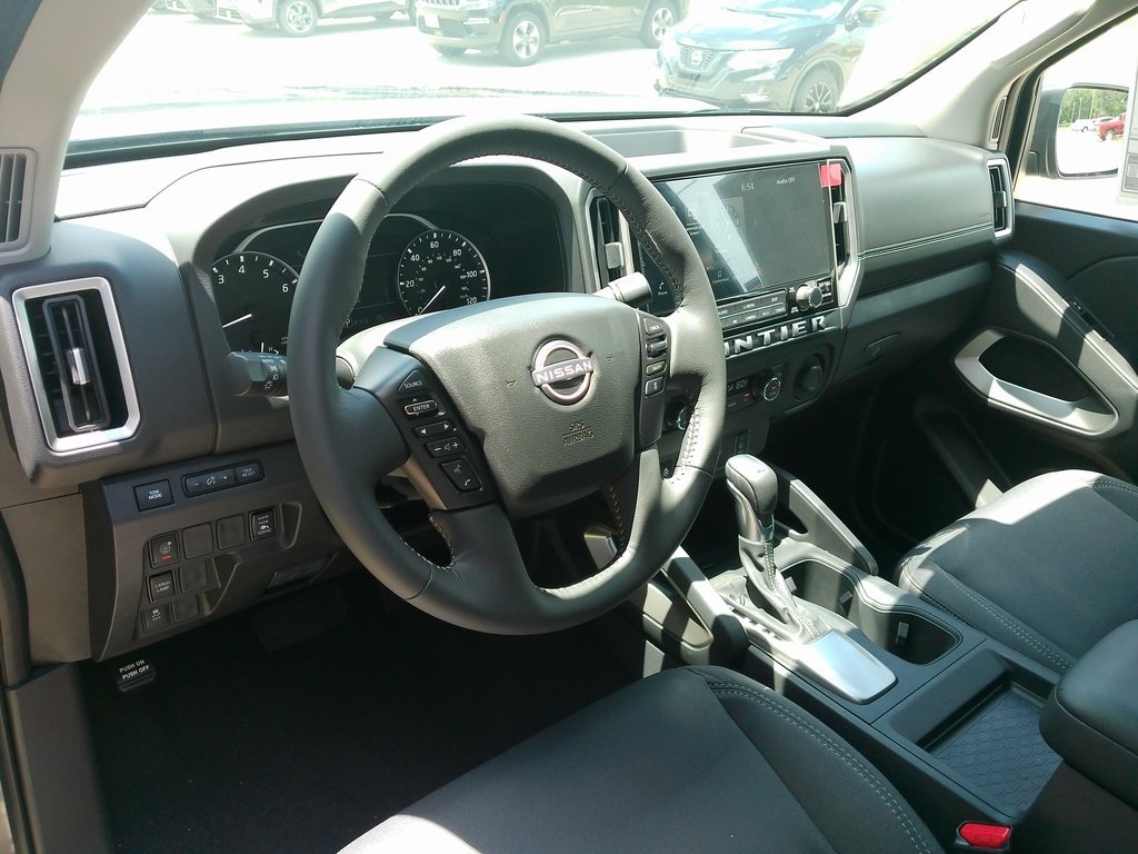 2025 Nissan Frontier King Cab SV photo 10