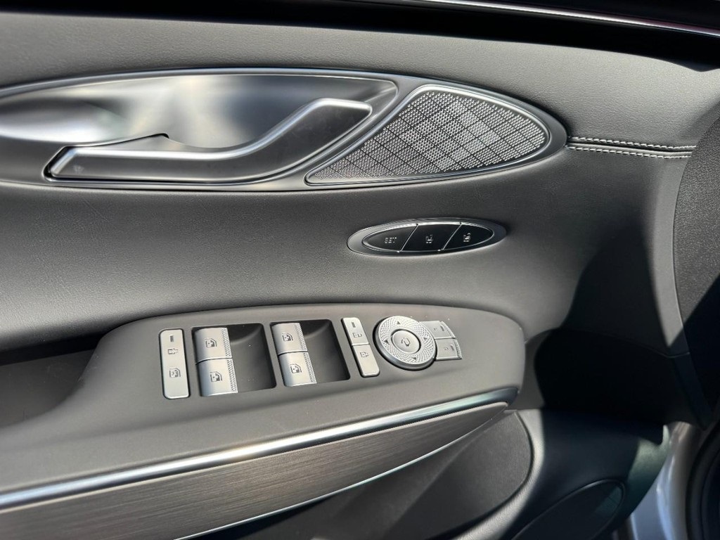 2026 Genesis GV70 2.5T Select photo 11