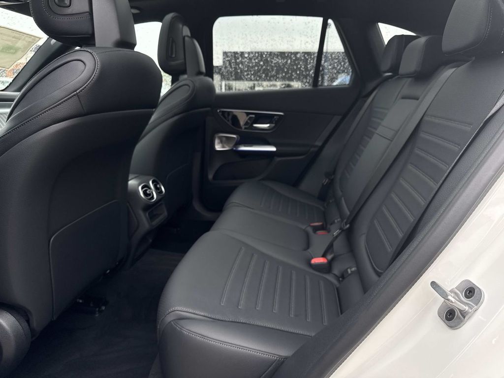 2026 Mercedes Benz GLC 350e 4MATIC photo 11
