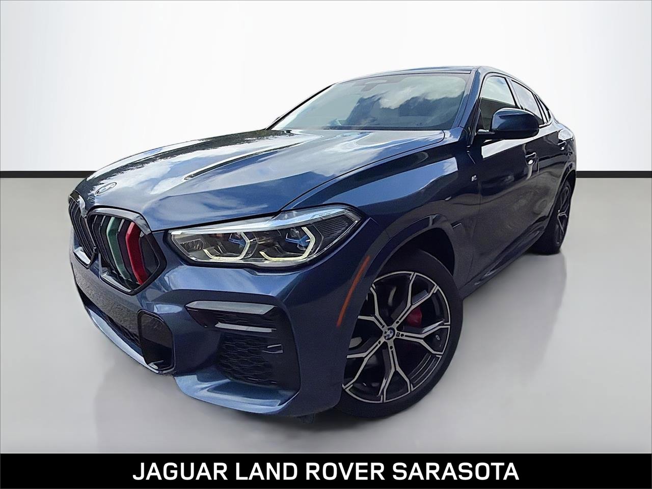 2022 BMW X6 40i's photo