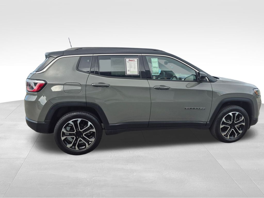 2023 Jeep Compass Limited photo 9