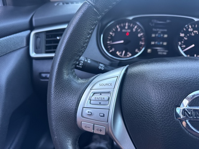 2016 Nissan Rogue SL photo 16