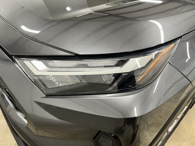 2023 Toyota RAV4 XLE photo 7