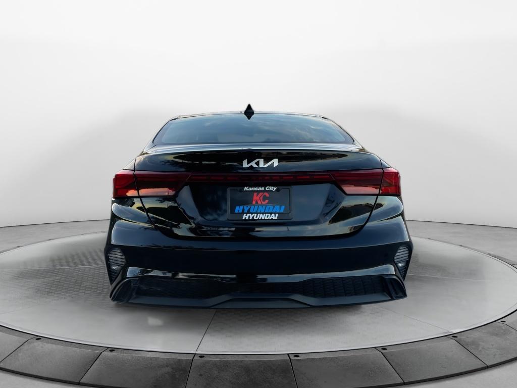 2024 Kia Forte LXS photo 4