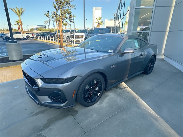 2025 Ford Mustang GT photo 3