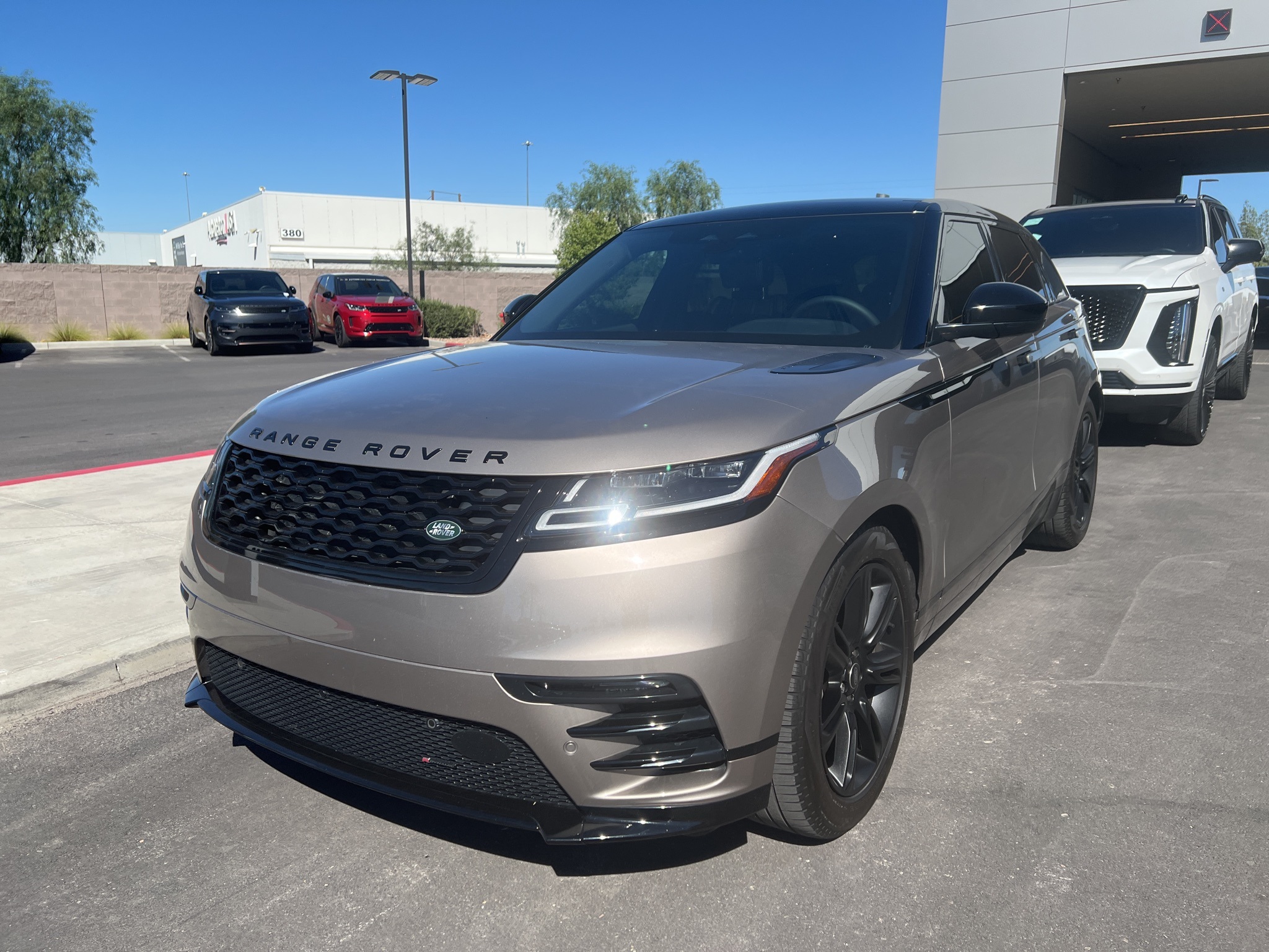 2022 Land Rover Range Rover Velar P250 R-Dynamic S photo 2