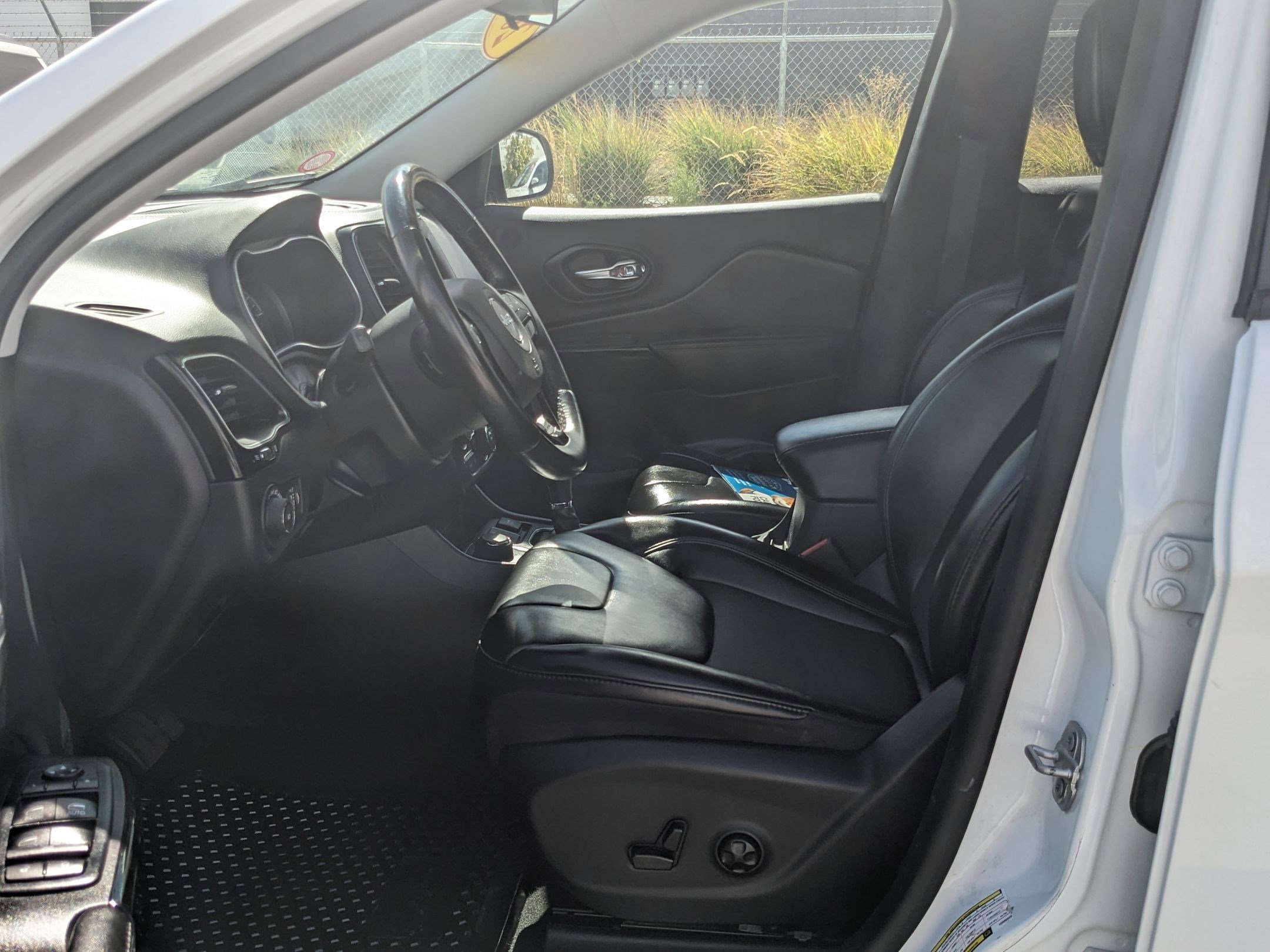 2019 Jeep Cherokee Altitude photo 13