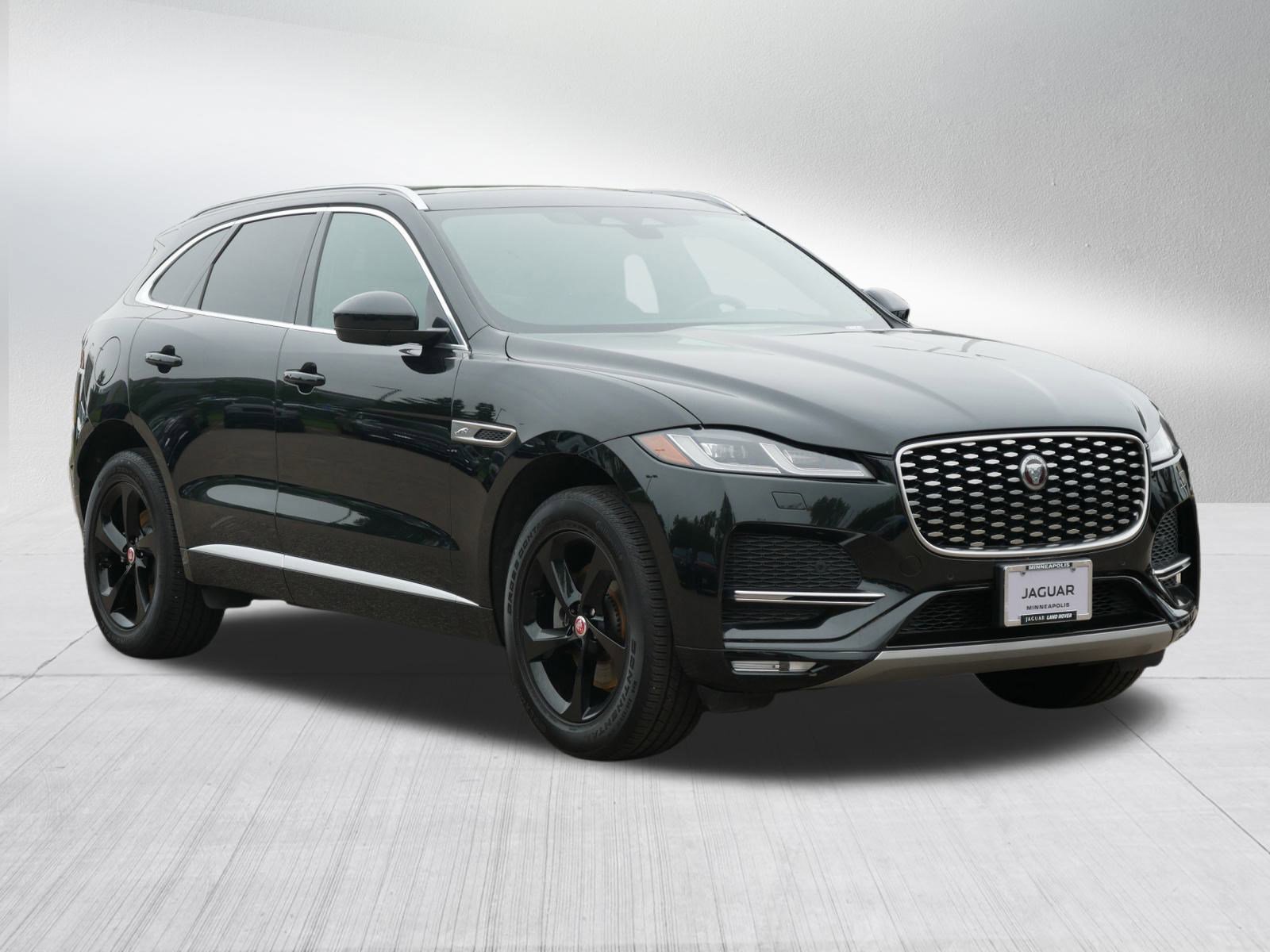 2023 Jaguar F-PACE P250 S photo 3