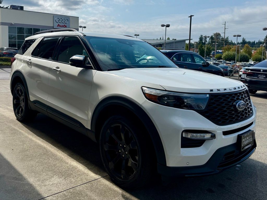 2022 Ford Explorer ST photo 6