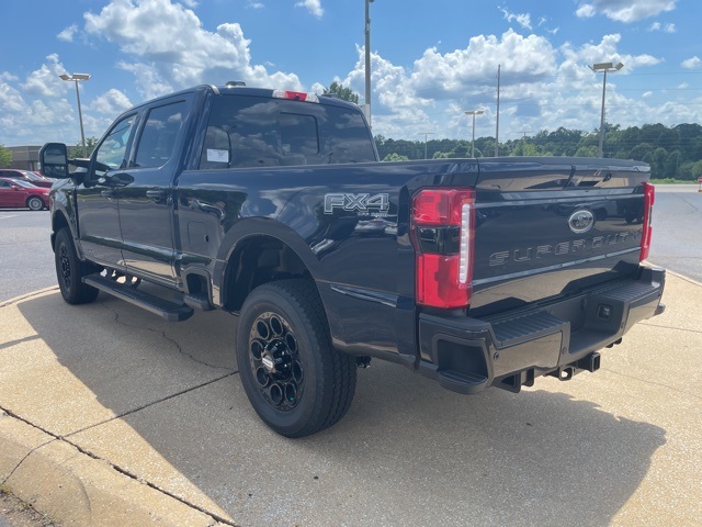2025 Ford F-350 photo 9