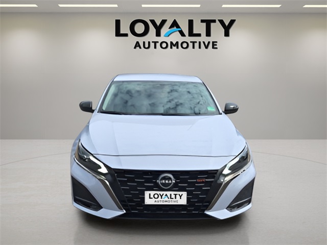 2024 Nissan Altima 2.5 SR photo 7