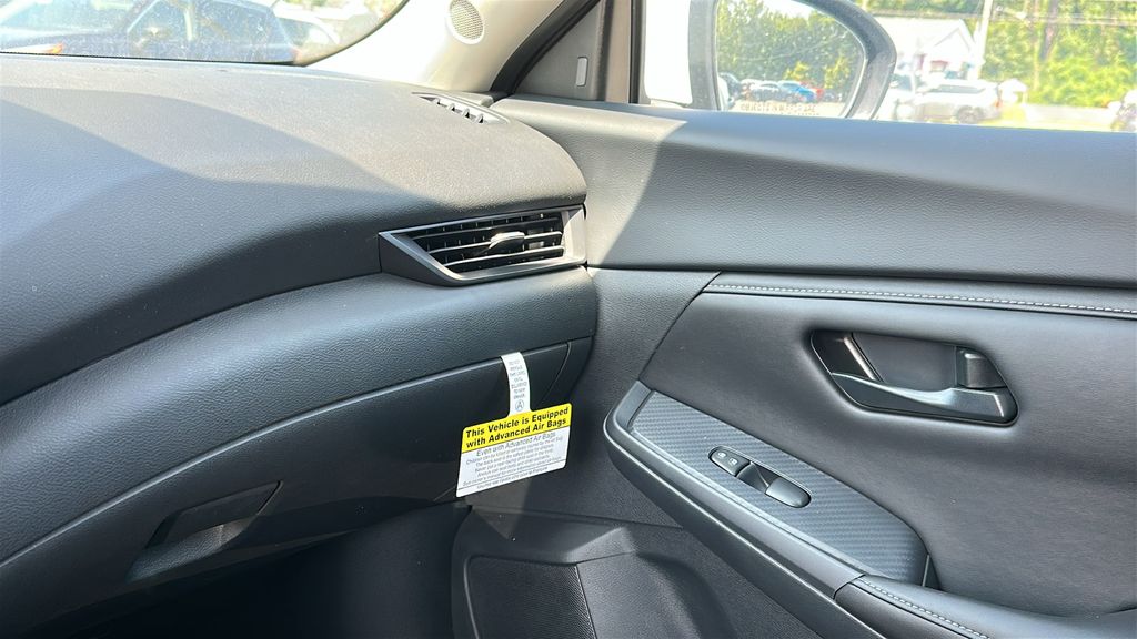 2025 Nissan Sentra S photo 19