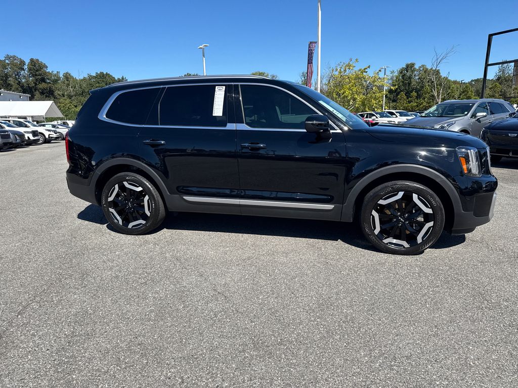 2024 Kia Telluride S photo 2