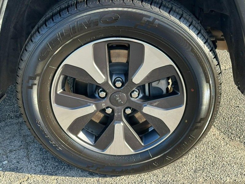 2024 Jeep Cherokee Limited 4xe photo 7