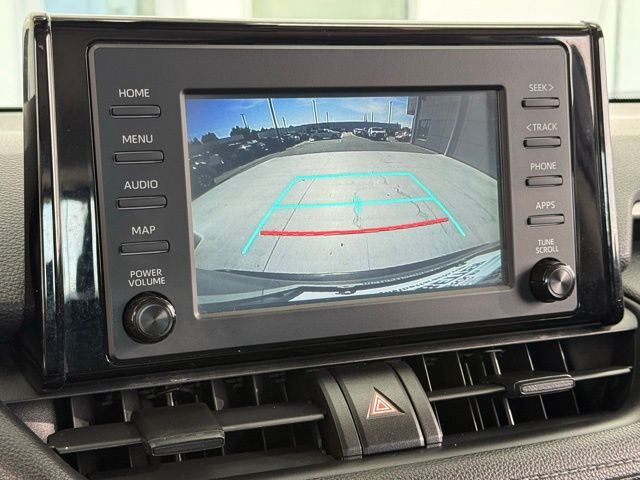2019 Toyota RAV4 LE photo 9