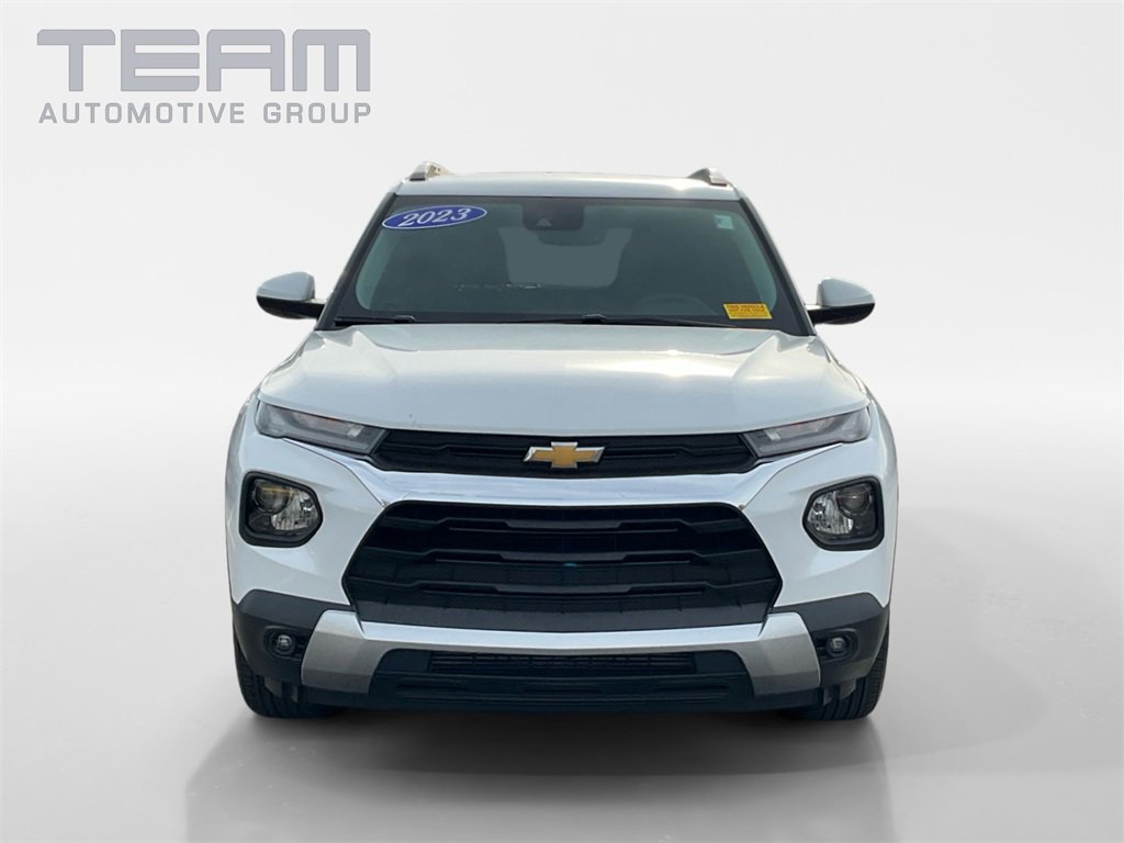2023 Chevrolet Trailblazer LT photo 2