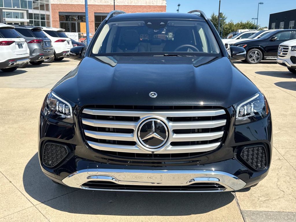 2026 Mercedes Benz GLS 450 4MATIC photo 9