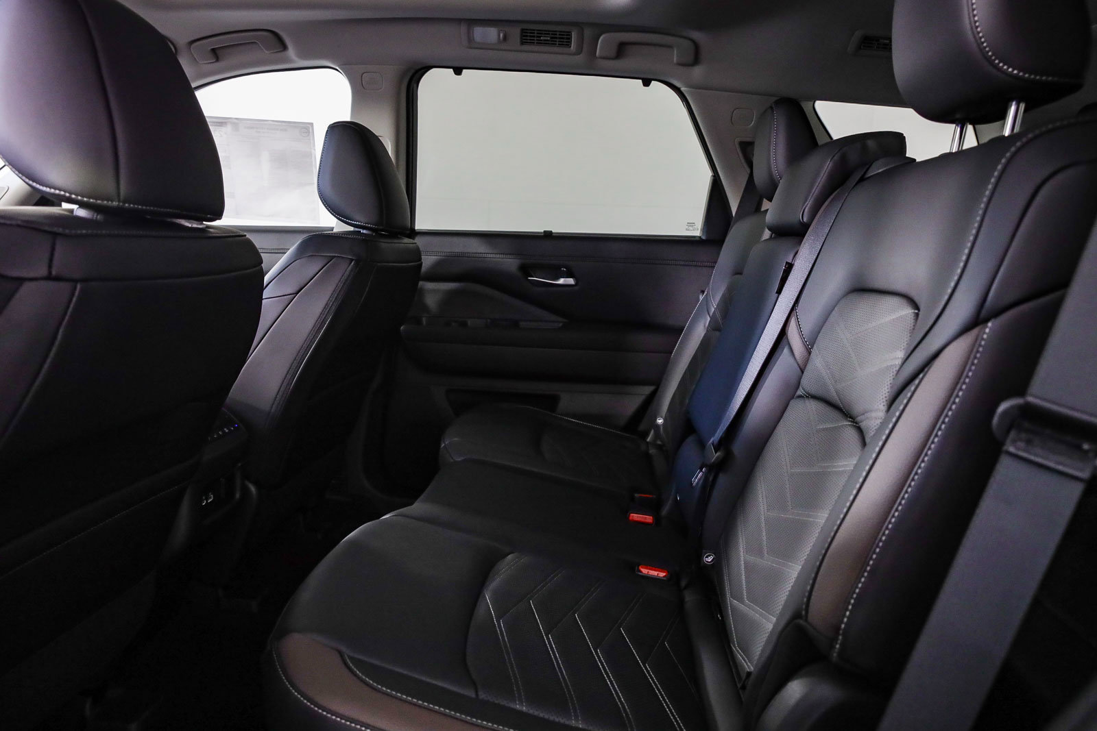 2025 Nissan Pathfinder Platinum photo 20