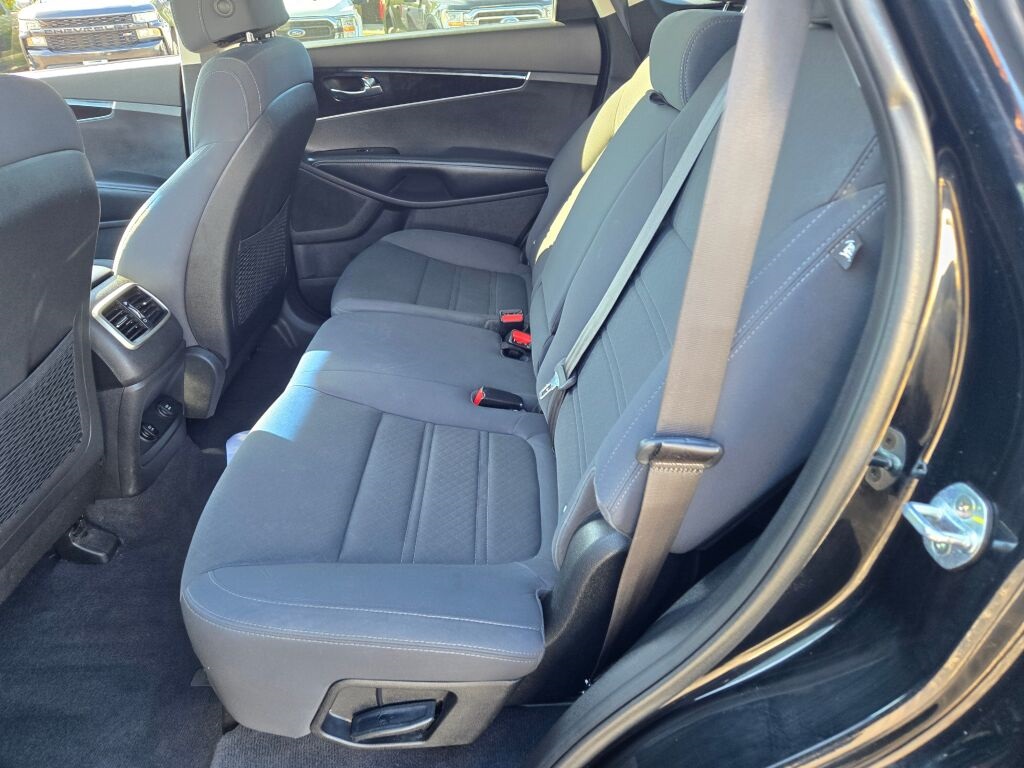 2017 Kia Sorento LX photo 9