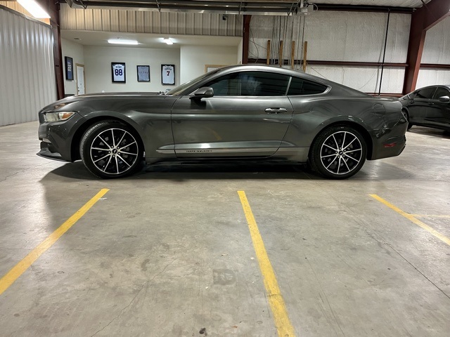 2015 Ford Mustang EcoBoost photo 4