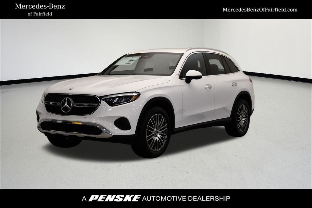 2025 Mercedes-Benz GLC Base's photo