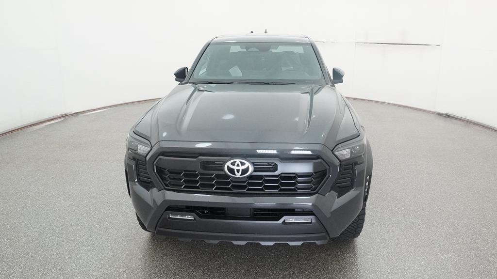 2025 Toyota Tacoma TRD Off-Road photo 2