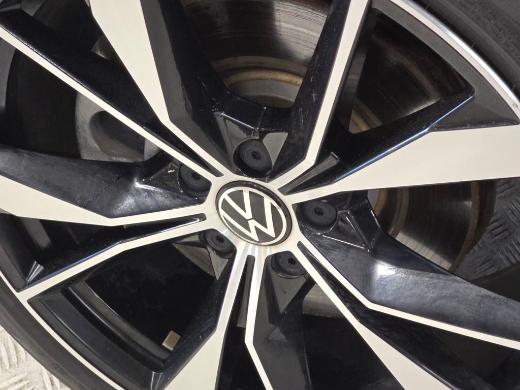 2022 Volkswagen Tiguan SEL Premium R-Line photo 10