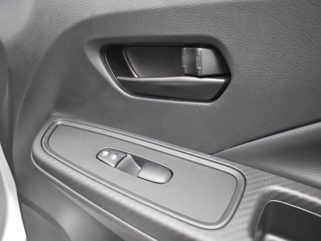 2025 Nissan Versa 1.6 S photo 23