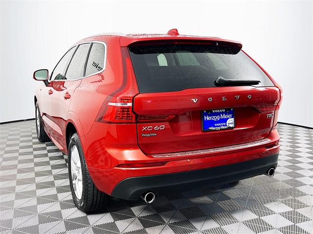 2021 Volvo XC60 T5 Momentum photo 4