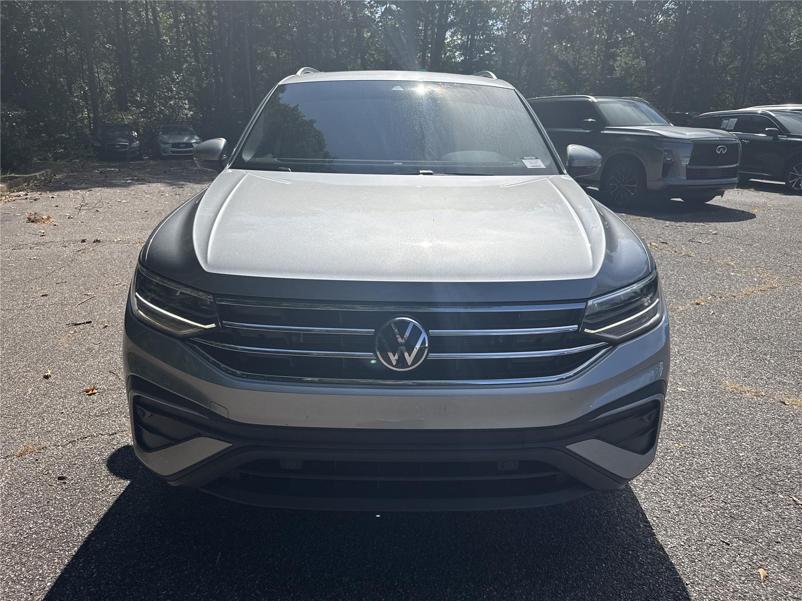2023 Volkswagen Tiguan SE photo 3