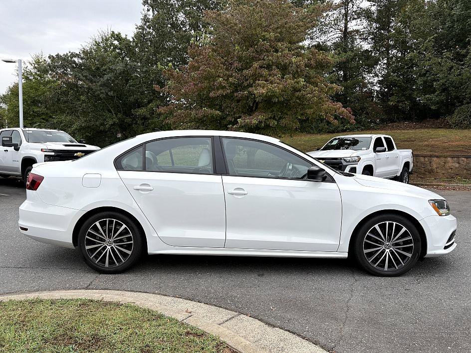 2017 Volkswagen Jetta 1.8T Sport photo 5
