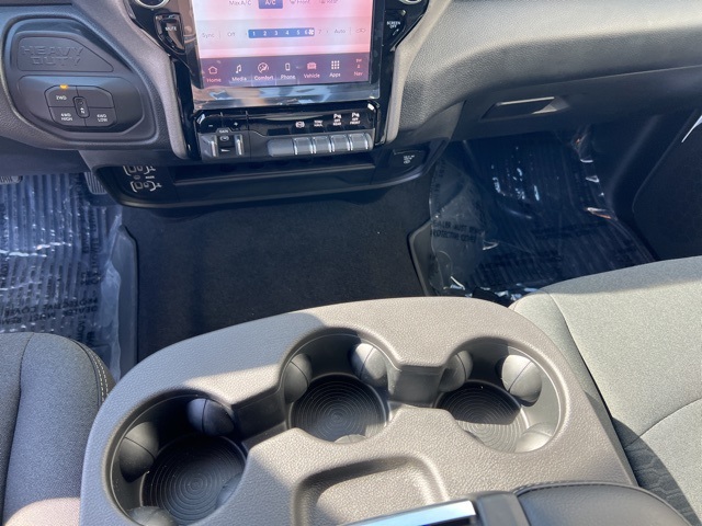 2025 Ram 2500 Tradesman photo 11