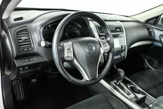 2014 Nissan Altima 2.5 SV photo 3