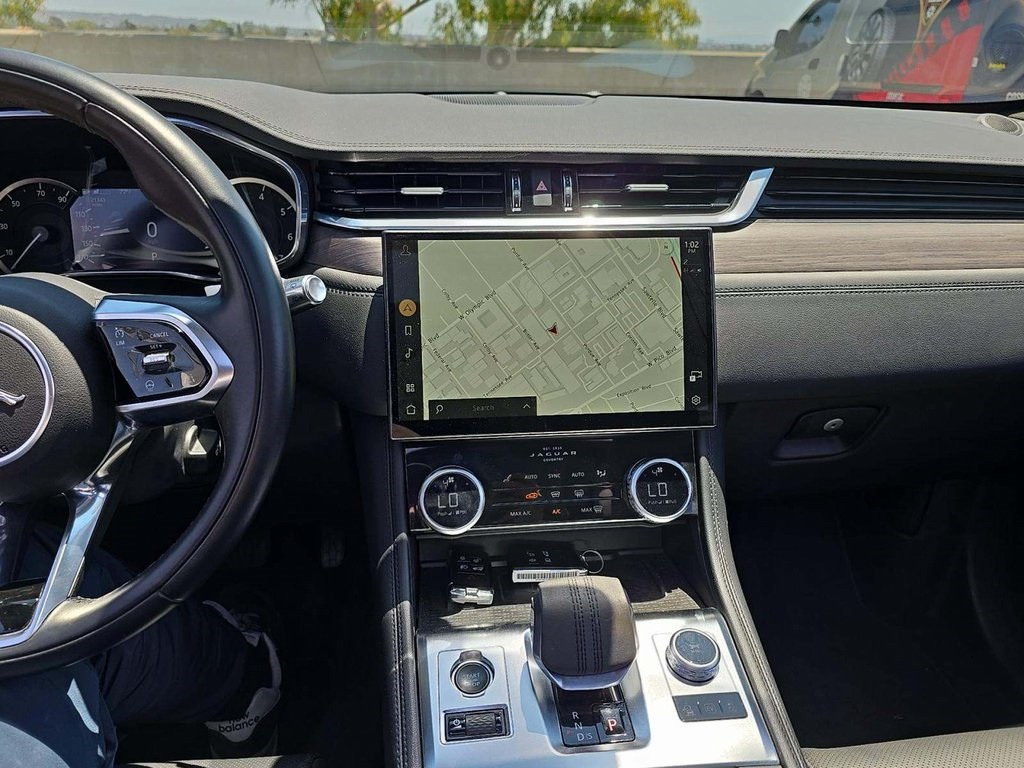 2022 Jaguar F-PACE P250 S photo 3