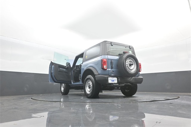 2025 Ford Bronco Base photo 34