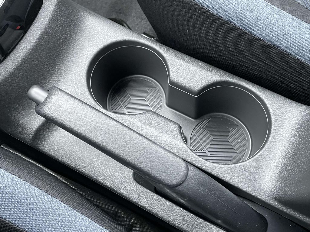 2025 Nissan Versa SV photo 28