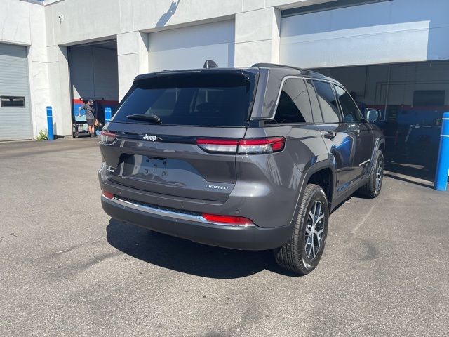 2025 Jeep Grand Cherokee Limited photo 7