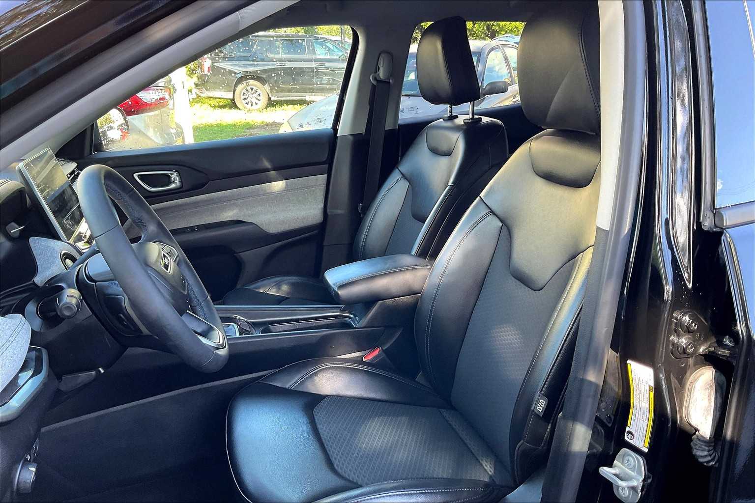 2022 Jeep Compass Latitude photo 23