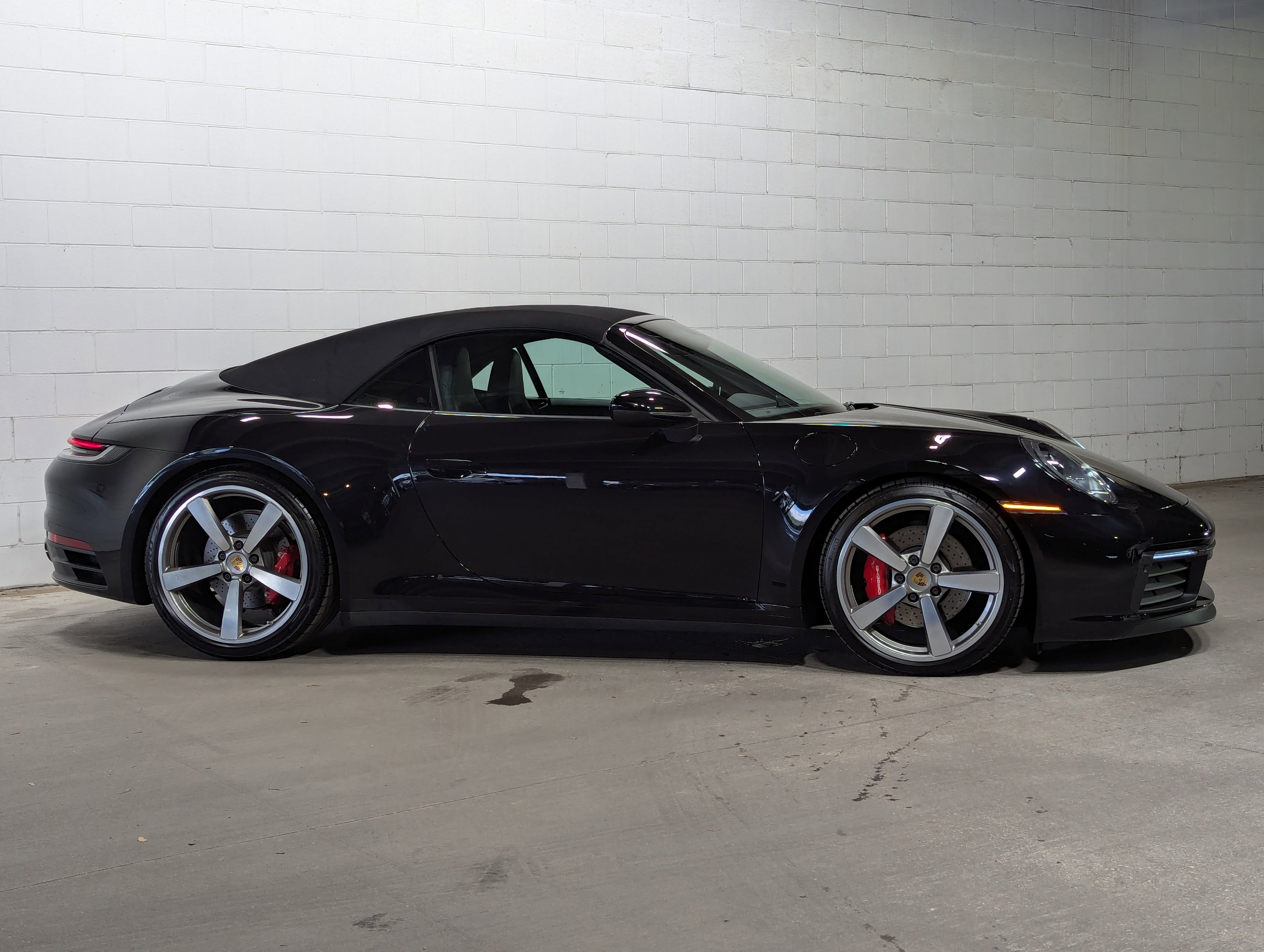2020 Porsche 911 4S Cabriolet photo 2