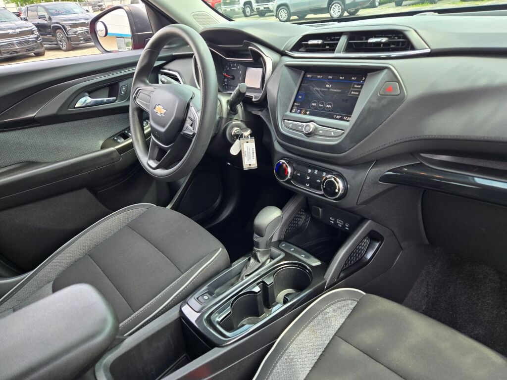 2021 Chevrolet Trailblazer LS photo 4