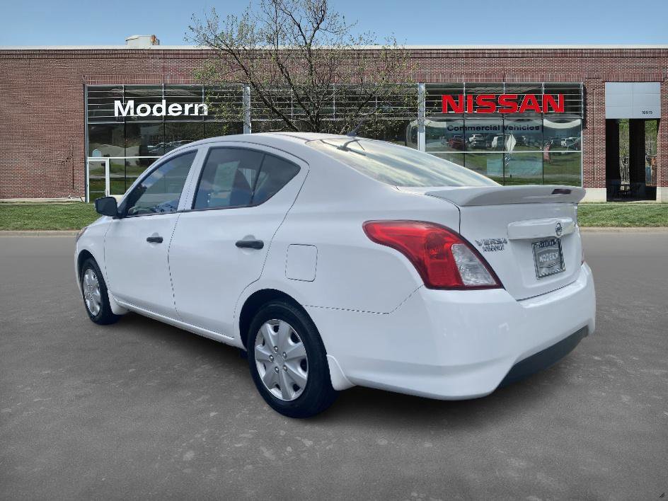 2017 Nissan Versa Sedan Plus photo 2
