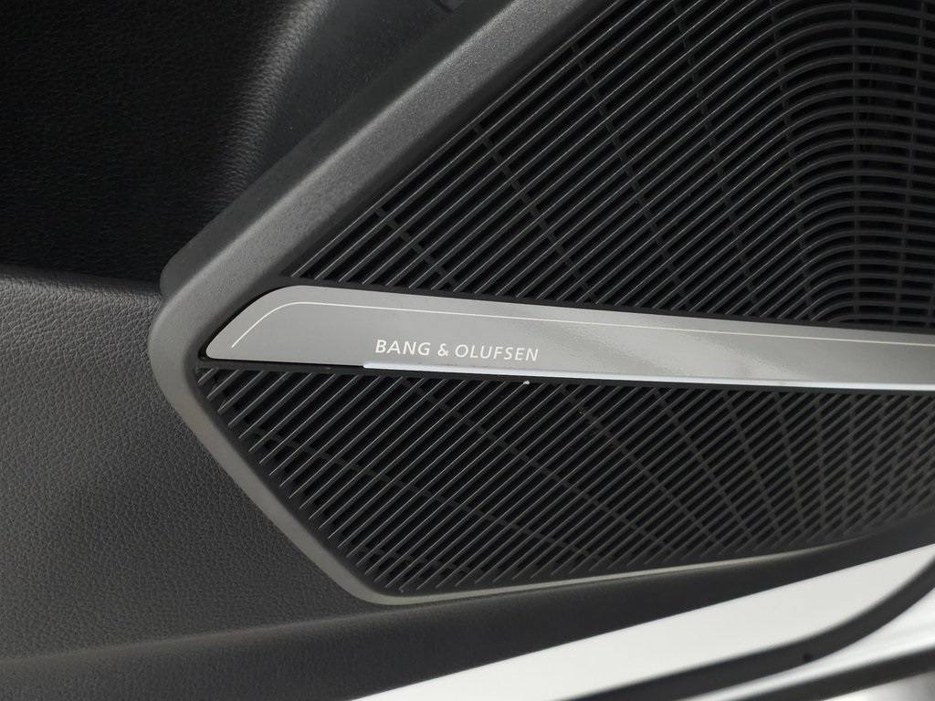 2025 AUDI SQ5 - Image 16