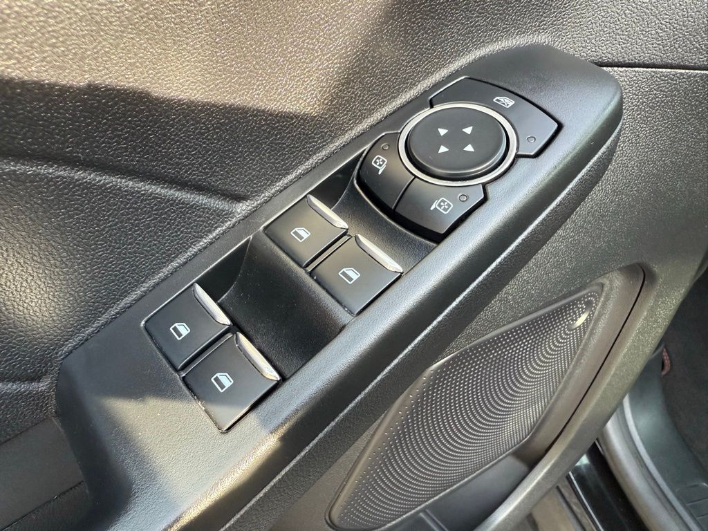 2023 Ford Escape ST-Line photo 12