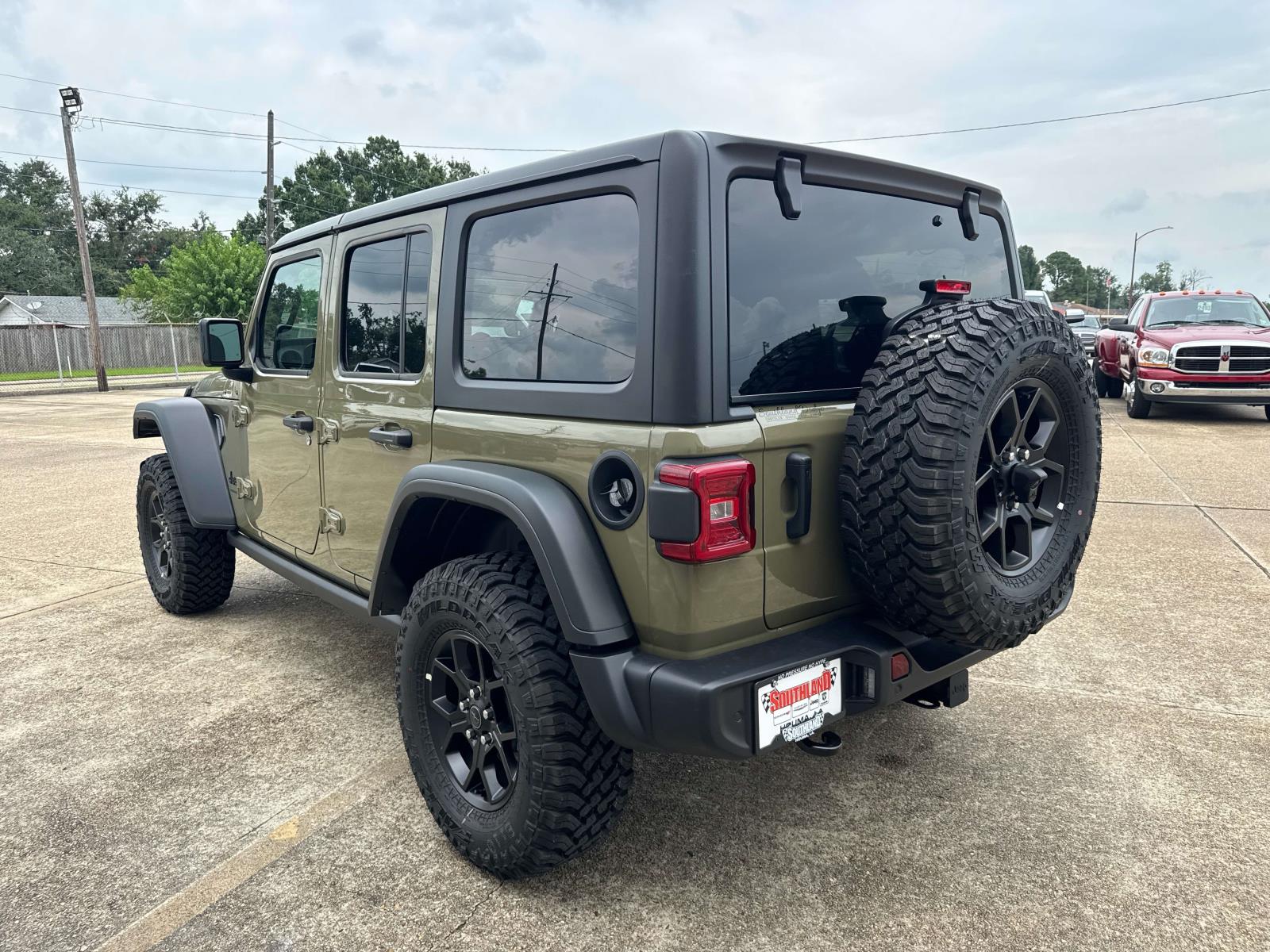 2025 Jeep Wrangler Willys photo 4