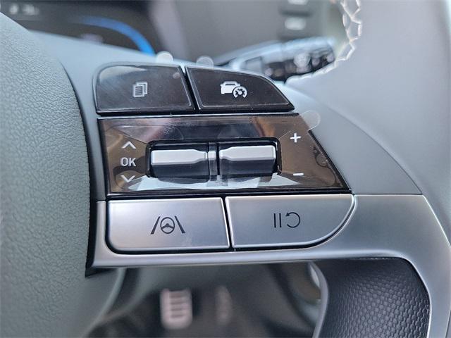 2025 Hyundai Elantra SEL Sport photo 10
