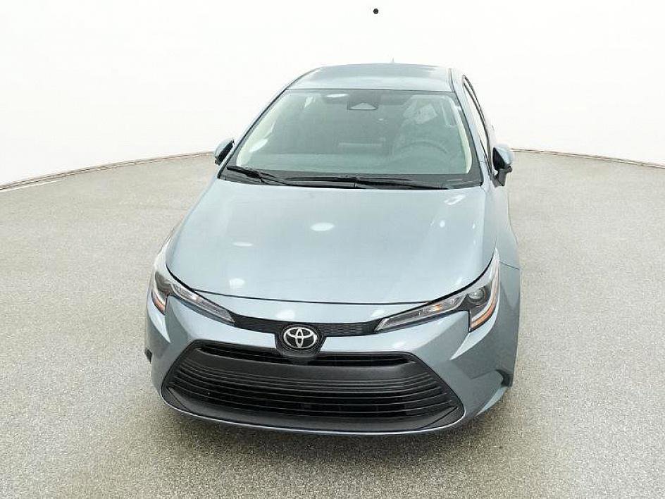2025 Toyota Corolla LE photo 24