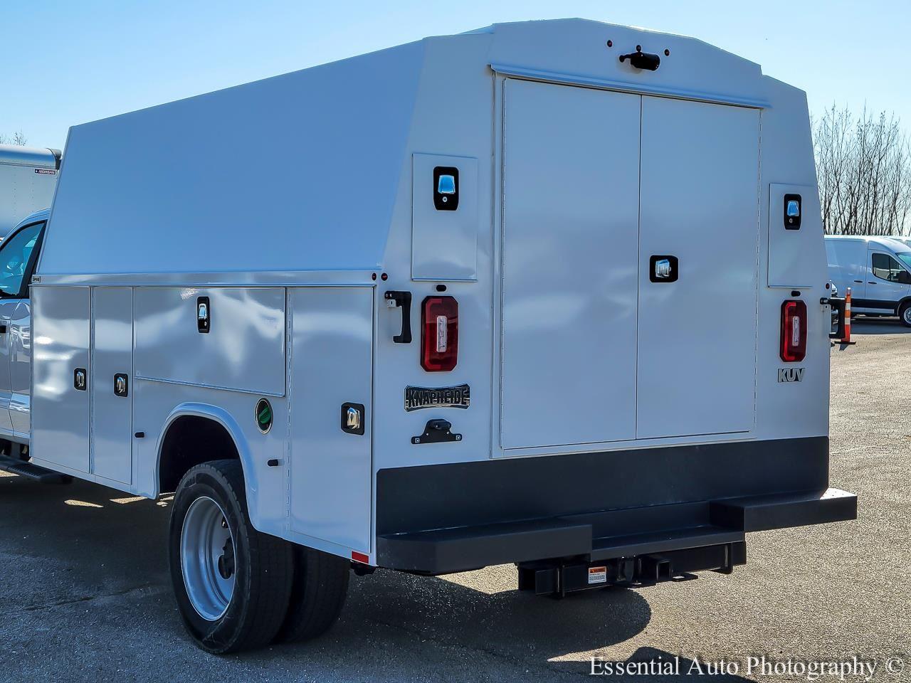 2024 Ford F-550 photo 3