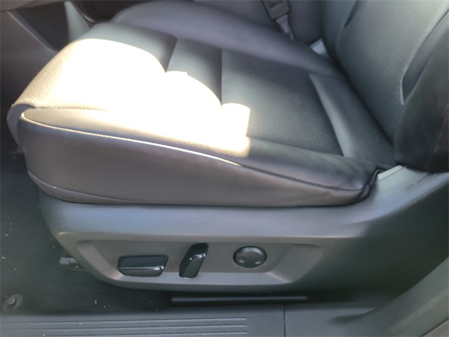 2022 Nissan Rogue SV photo 11