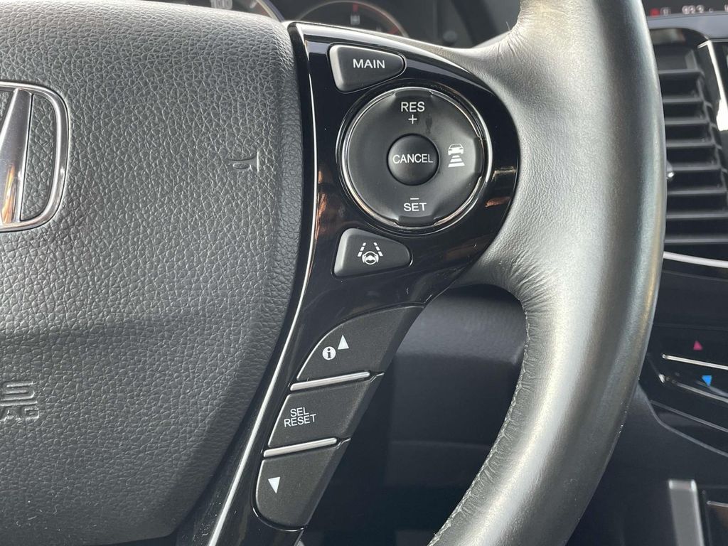 2016 Honda Accord Touring photo 10